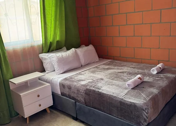 Casa Familiar De La Villa