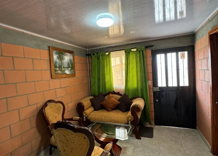 Casa Familiar De La Villa